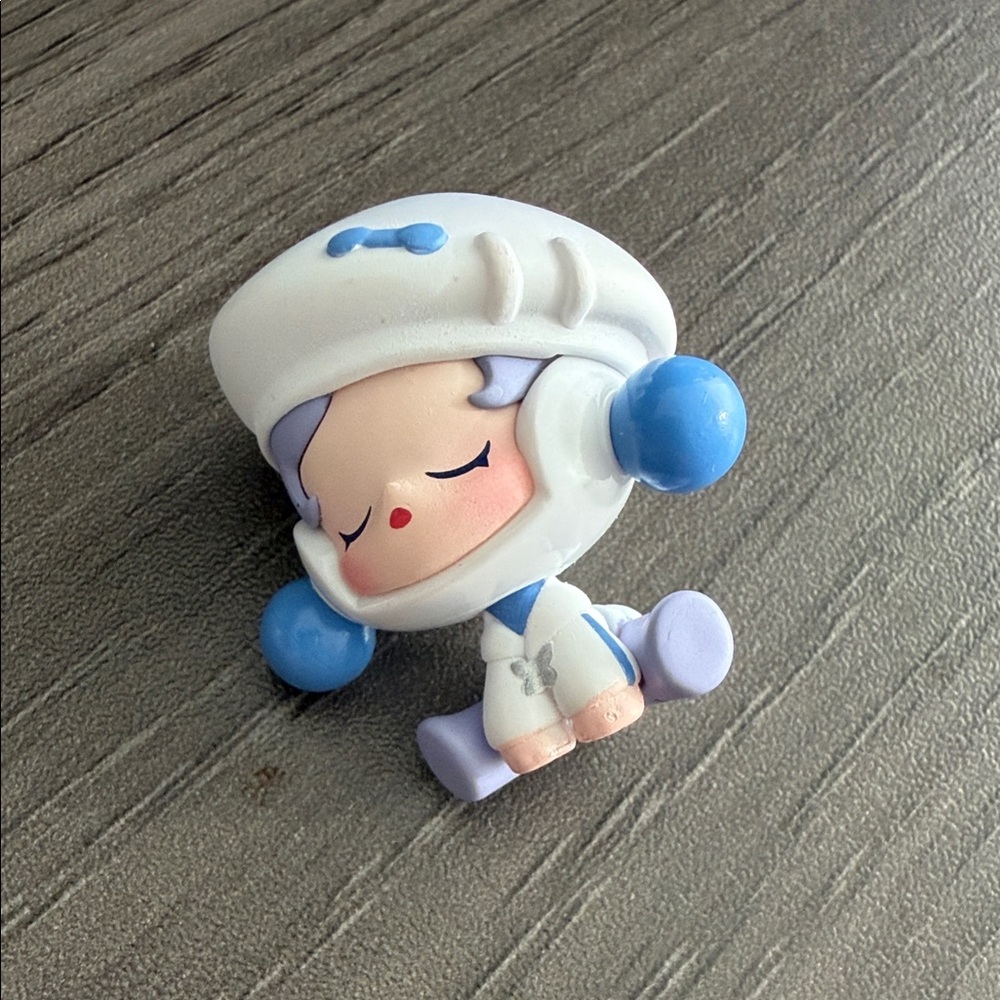POP MART - Pop Bean Skullpanda Shanghai Limited Edition Mini Figurine